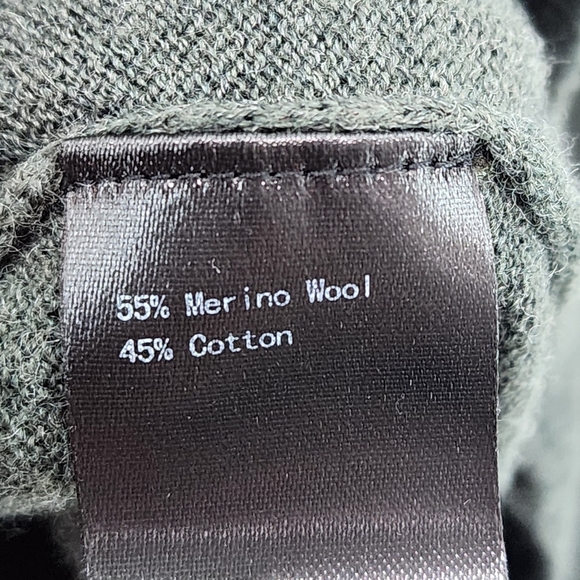 Flint and Tinder Men's Classic Merino Wool Blend Dark Green Crew Neck Sweater - Picture 6 of 7